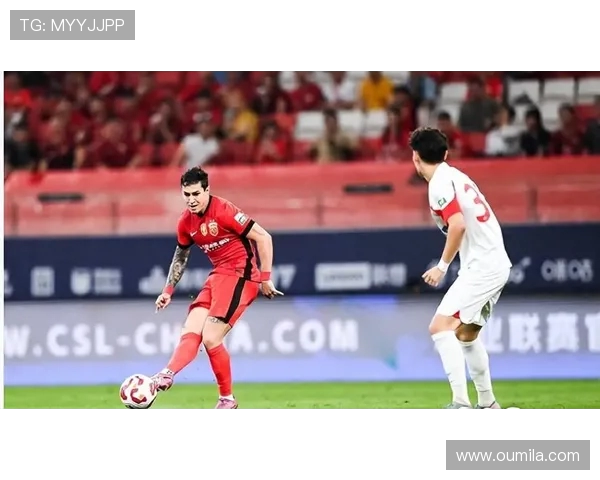 海港差点再度破门 刘若钒转身抽射击中立柱弹出